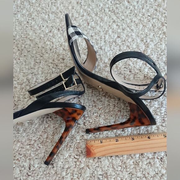 Diane Von Furstenberg Vera Double Buckle Sandal in Black & White size 7.5 - Picture 9 of 10